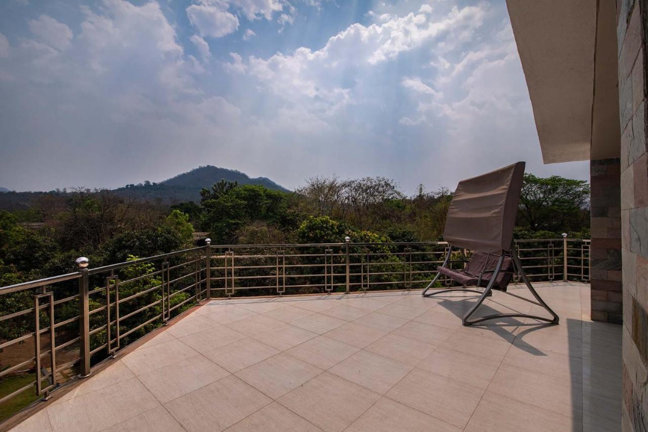 Aqua & Sage By Stayvista - Riverside Villa With Pool & Terrace Karjat Eksteriør billede