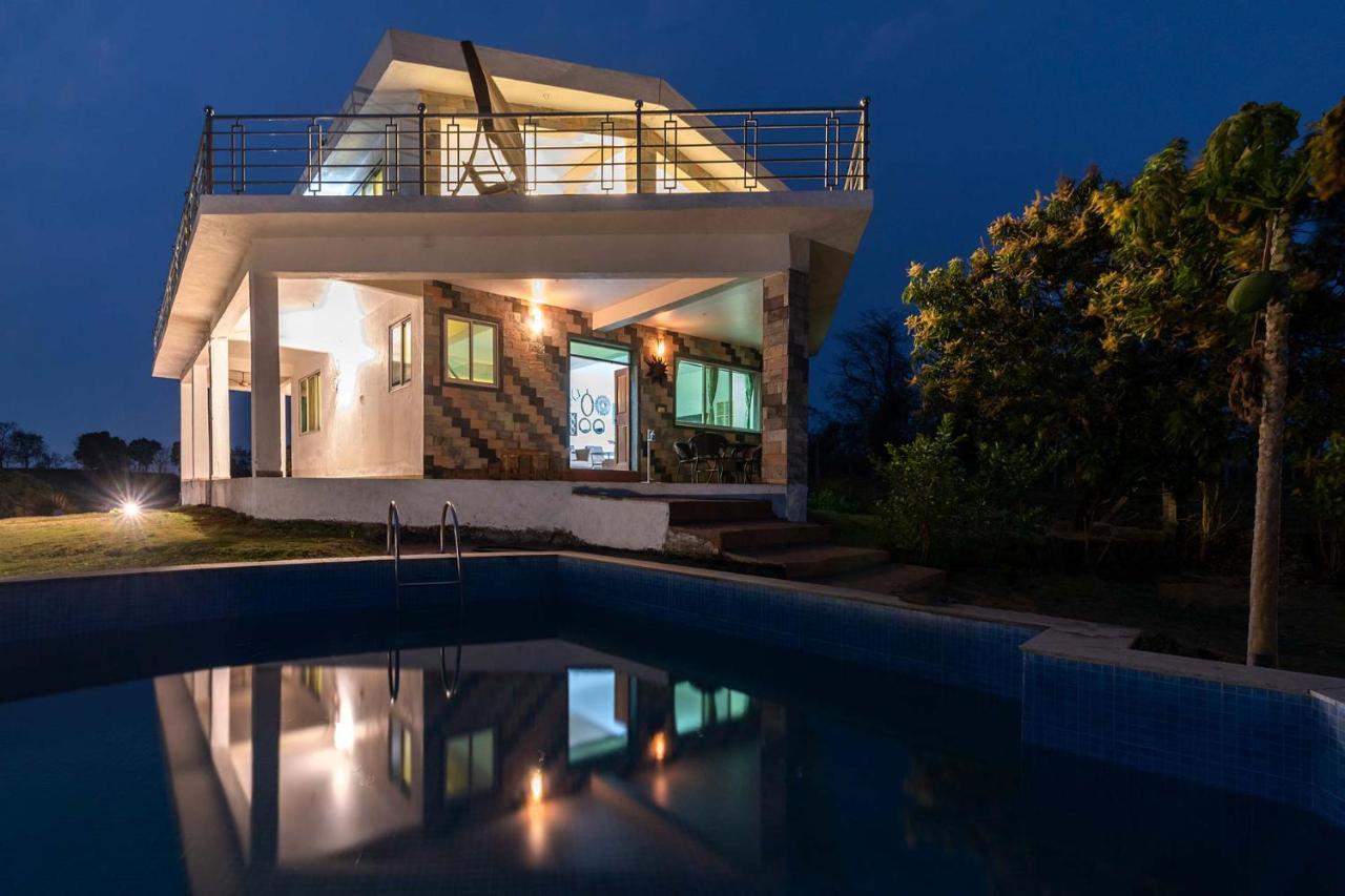 Aqua & Sage By Stayvista - Riverside Villa With Pool & Terrace Karjat Eksteriør billede